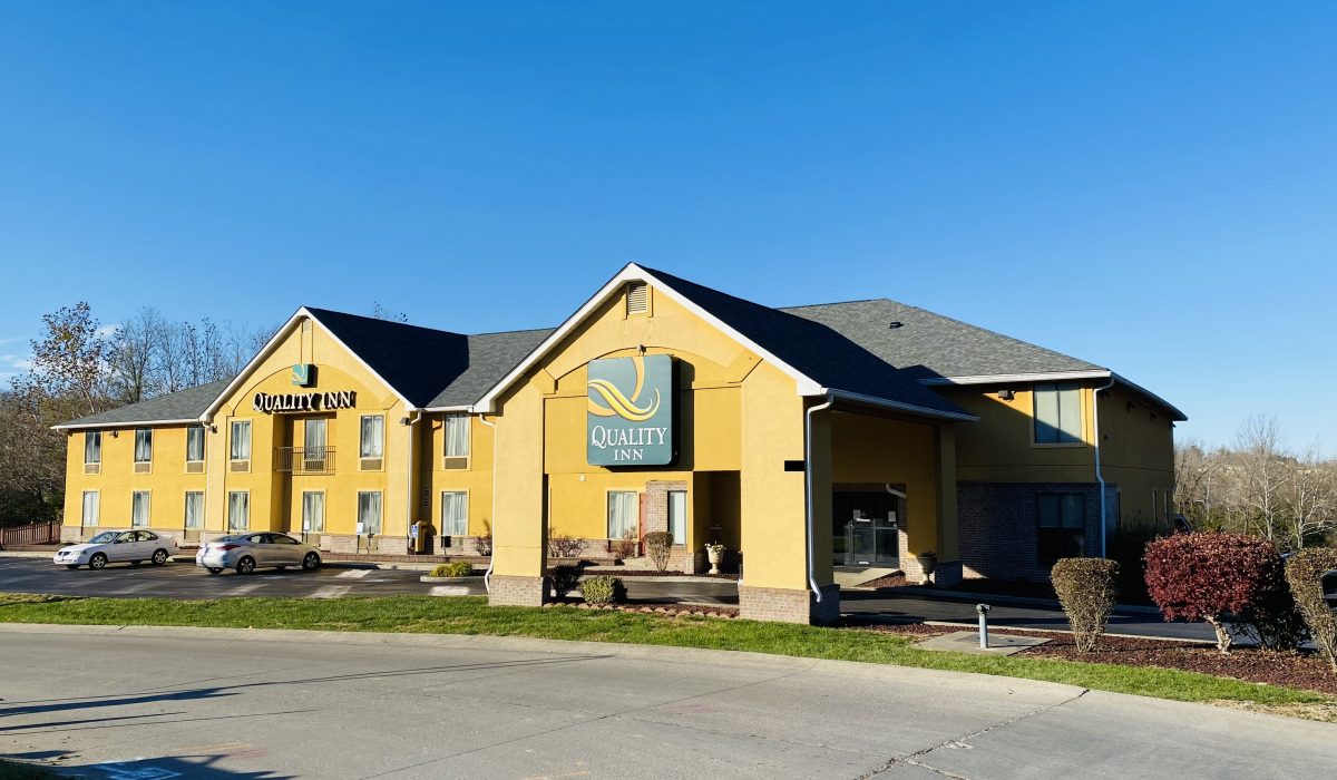 After 2020_Quality Inn, Martinsville IN Shingles chosen for this commercial building: CertainTeed Landmark Georgetown Gray